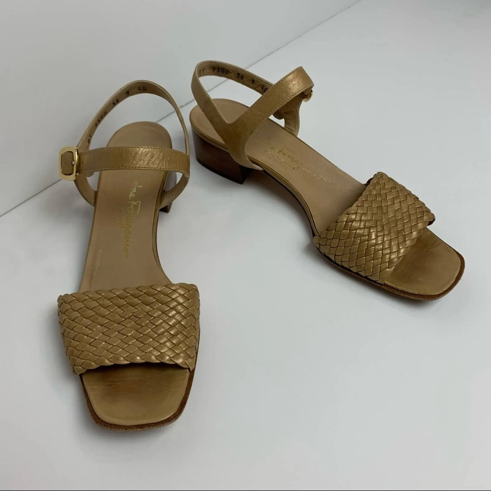 Vintage Salvatore Ferragamo tan metallic leather woven block heel sandals 9